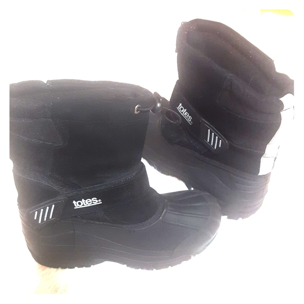 black totes boots
